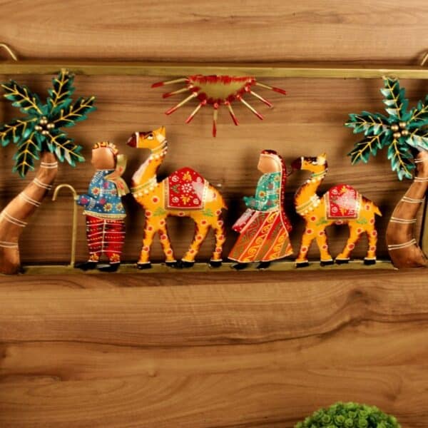 IRON PAINTED WALL CAMEL FRAME 4