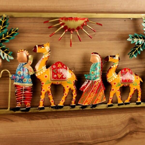 IRON PAINTED WALL CAMEL FRAME 6