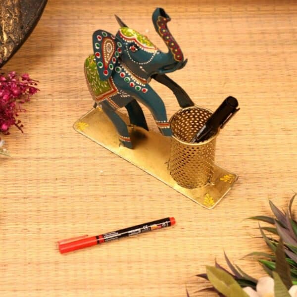 Iron Painted Elephant Pen Stand2