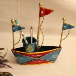 Iron Painted Pen Stand Boat