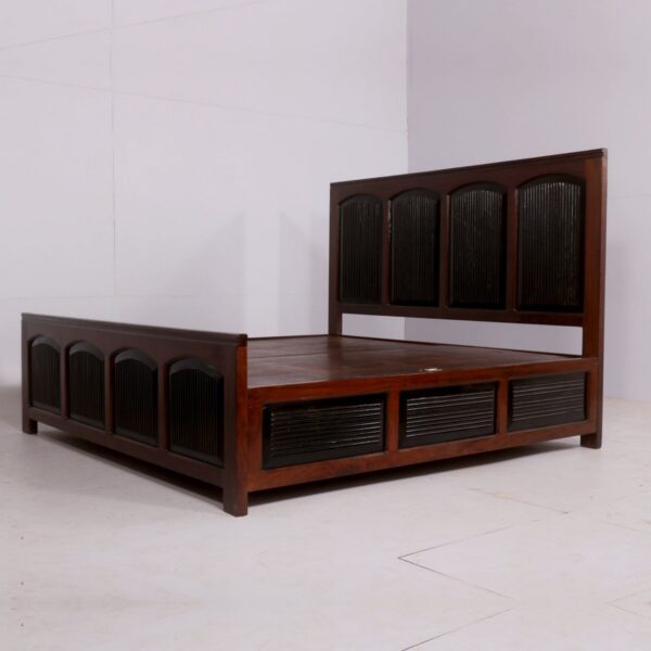 Stylish Solid Sized Wooden Bed For Bedroom2