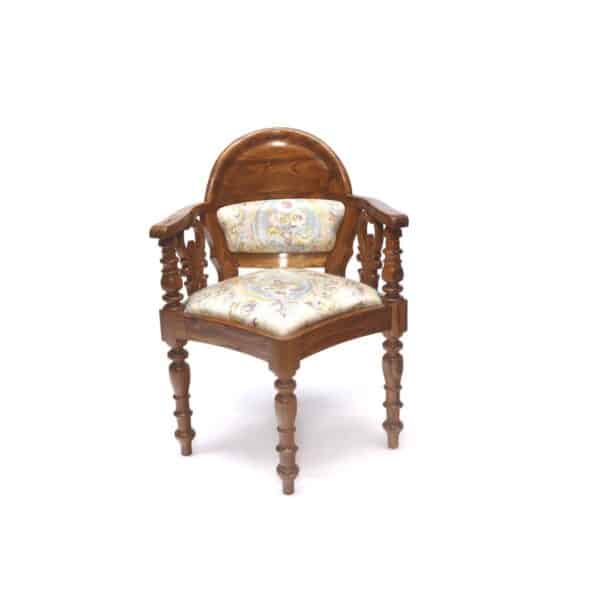 Stylish Natural Polish Carved Chair3