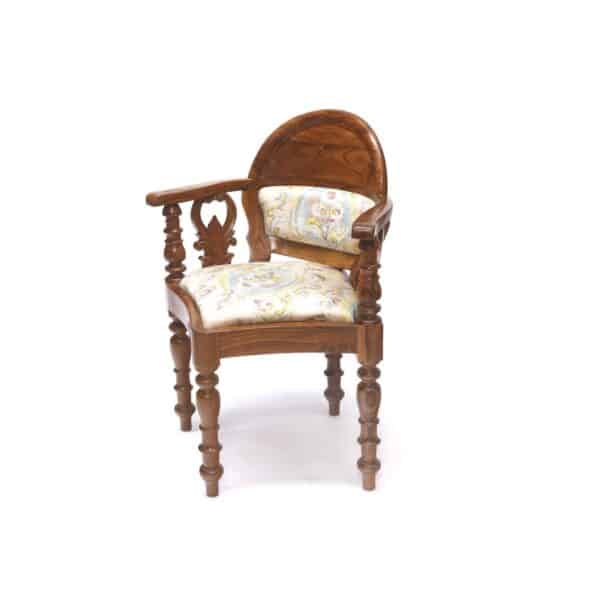 Stylish Natural Polish Carved Chair4
